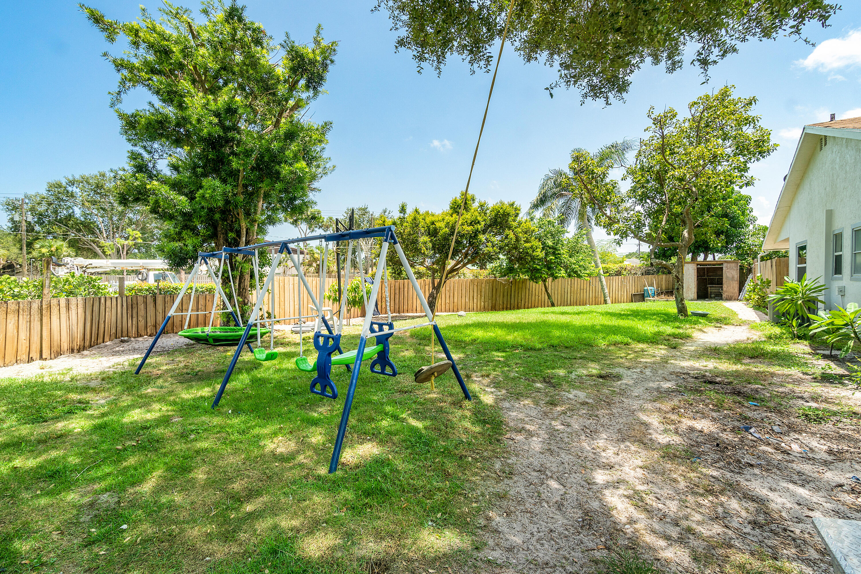 4616 Southeast Marie Way Stuart, FL 34997 - Photo 24 of 38 027-4616SoutheastMarieWay-Stuart-FL-3499