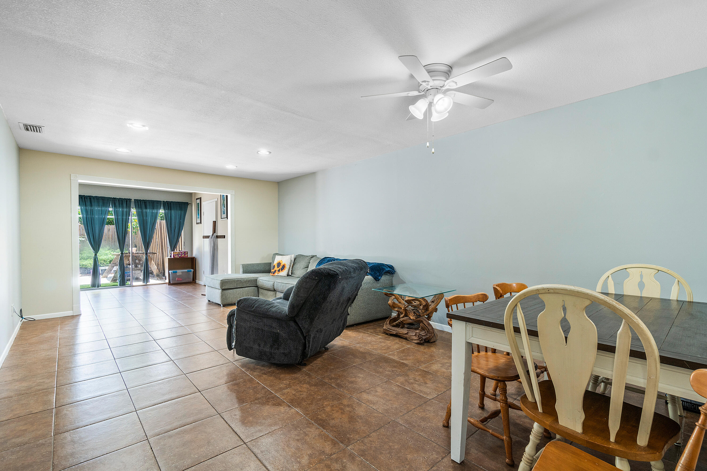 4616 Southeast Marie Way Stuart, FL 34997 - Photo 4 of 38 005-4616SoutheastMarieWay-Stuart-FL-3499