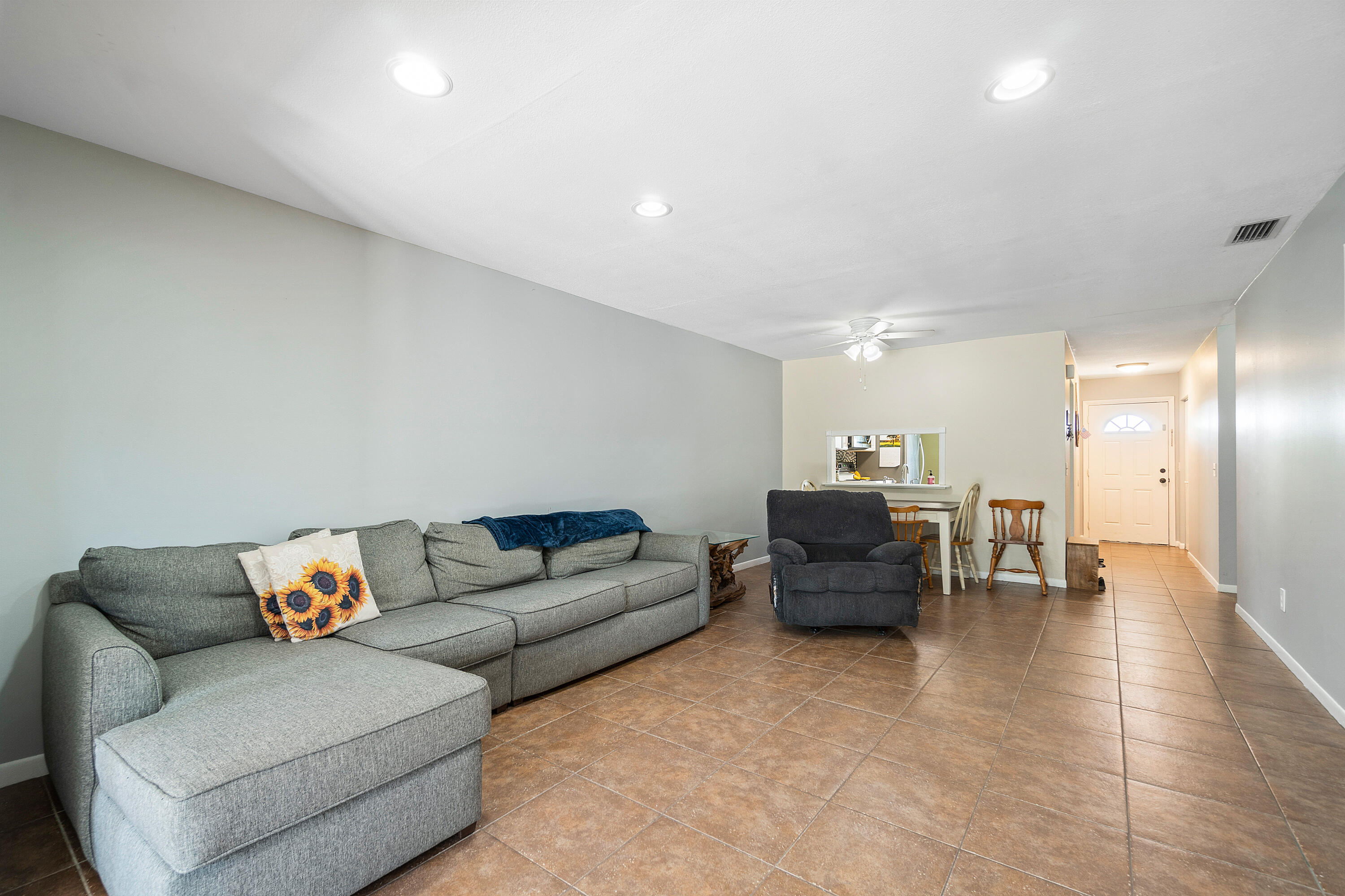 4616 Southeast Marie Way Stuart, FL 34997 - Photo 6 of 38 007-4616SoutheastMarieWay-Stuart-FL-3499