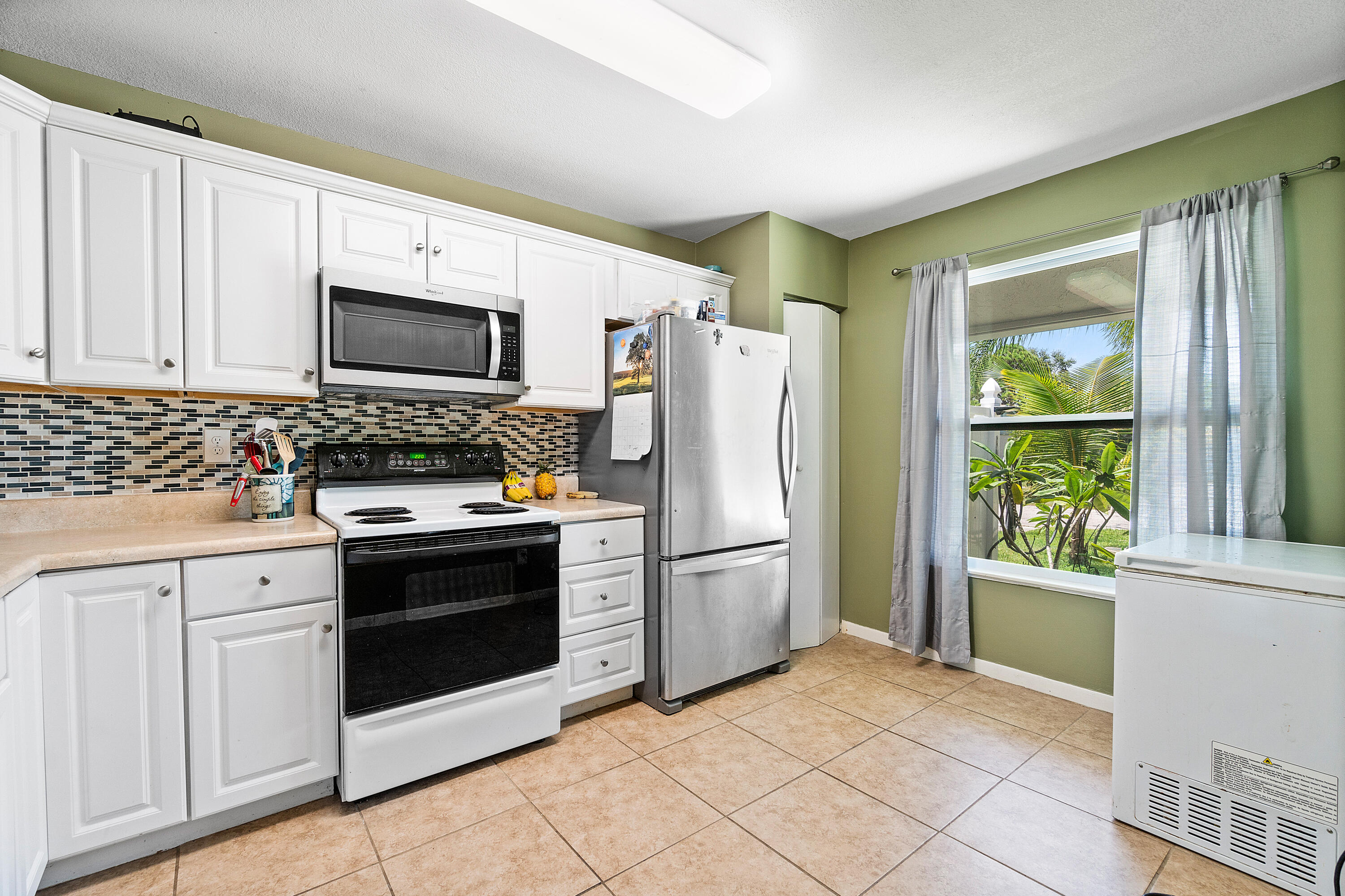 4616 Southeast Marie Way Stuart, FL 34997 - Photo 9 of 38 010-4616SoutheastMarieWay-Stuart-FL-3499