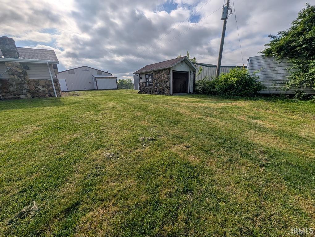 399 East Wilson Road Bloomfield, IN 47424 - Photo 4 of 25