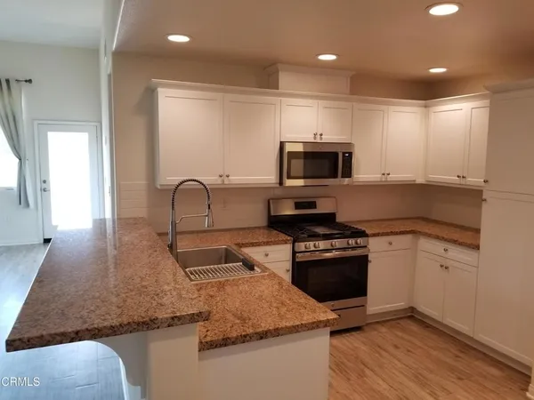 $3,300 | 992 Los Angeles, Unit 103, Ventura, CA 93004