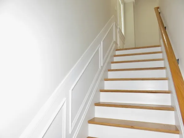 $4,800 | 32 Gale Street, Unit 1, Waltham, MA 02453