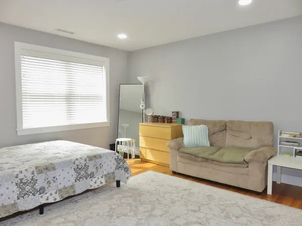 $4,800 | 32 Gale Street, Unit 1, Waltham, MA 02453