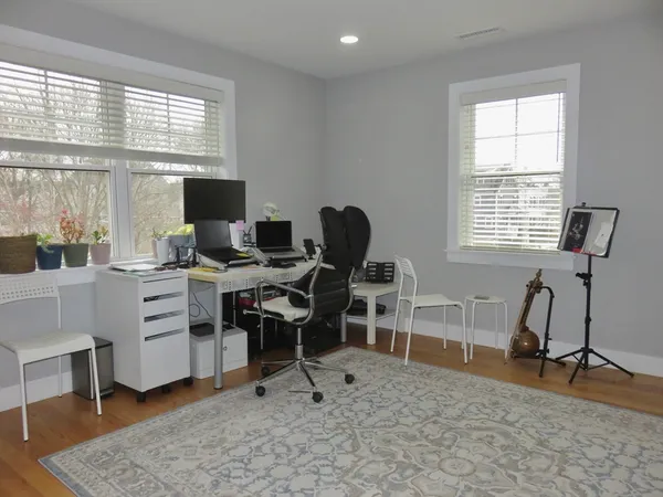 $4,800 | 32 Gale Street, Unit 1, Waltham, MA 02453