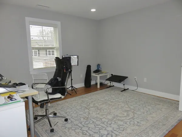 $4,800 | 32 Gale Street, Unit 1, Waltham, MA 02453