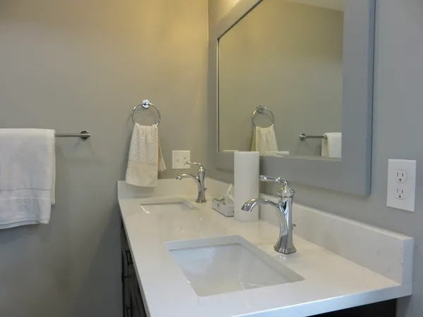 $4,800 | 32 Gale Street, Unit 1, Waltham, MA 02453