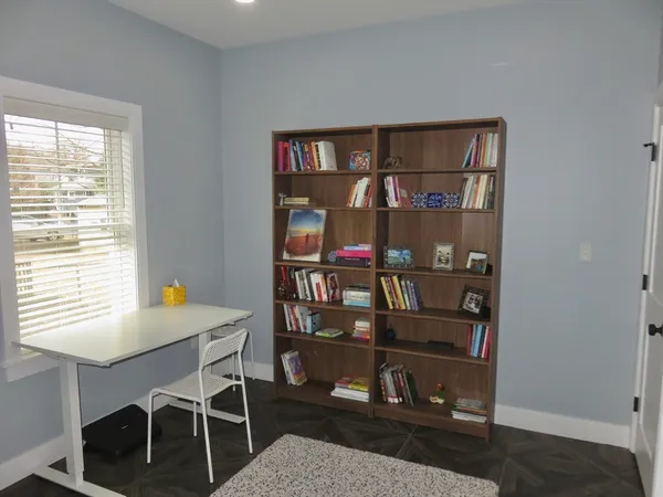 $4,800 | 32 Gale Street, Unit 1, Waltham, MA 02453