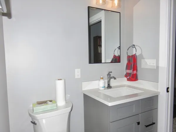 $4,800 | 32 Gale Street, Unit 1, Waltham, MA 02453