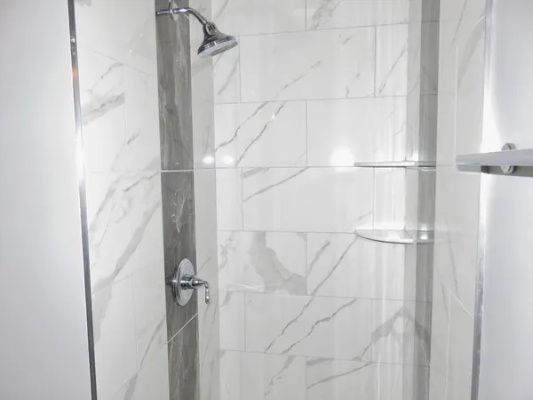 $4,800 | 32 Gale Street, Unit 1, Waltham, MA 02453