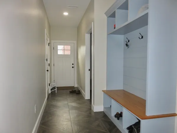 $4,800 | 32 Gale Street, Unit 1, Waltham, MA 02453