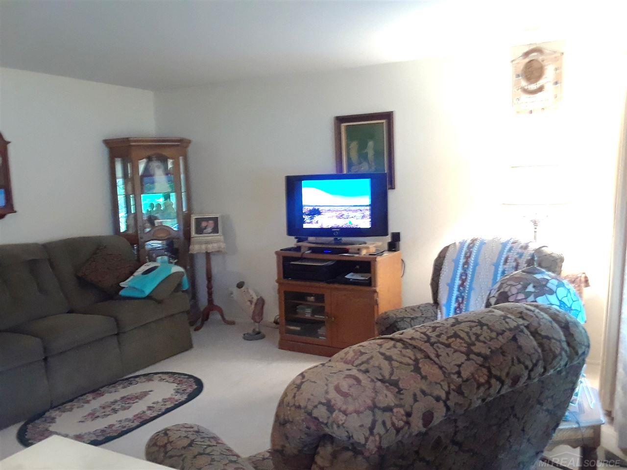 32544 Bunert Road Warren, MI 48088 - Photo 15 of 25 31351677-14.JPG
