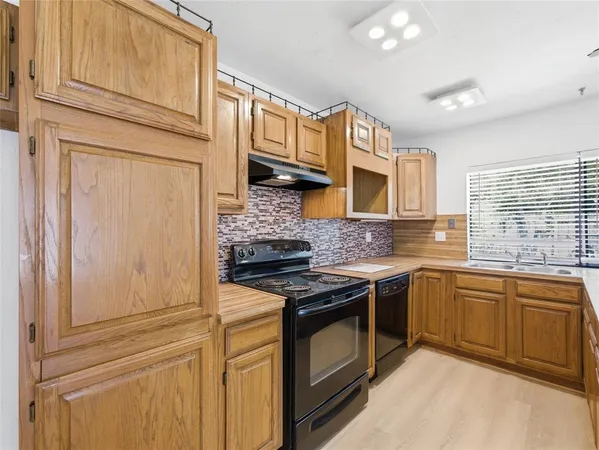 $2,200 | 3053 Villa Sur Trail, Dallas, TX 75228