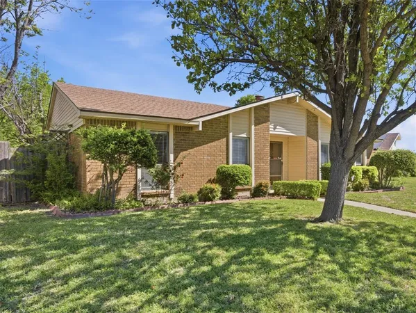 $2,200 | 3053 Villa Sur Trail, Dallas, TX 75228