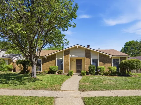 $2,200 | 3053 Villa Sur Trail, Dallas, TX 75228
