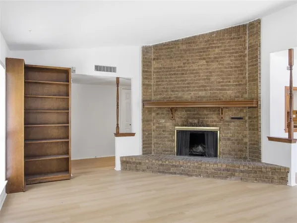 $2,200 | 3053 Villa Sur Trail, Dallas, TX 75228