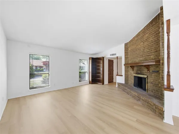 $2,200 | 3053 Villa Sur Trail, Dallas, TX 75228