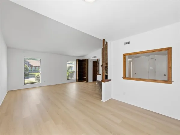 $2,200 | 3053 Villa Sur Trail, Dallas, TX 75228
