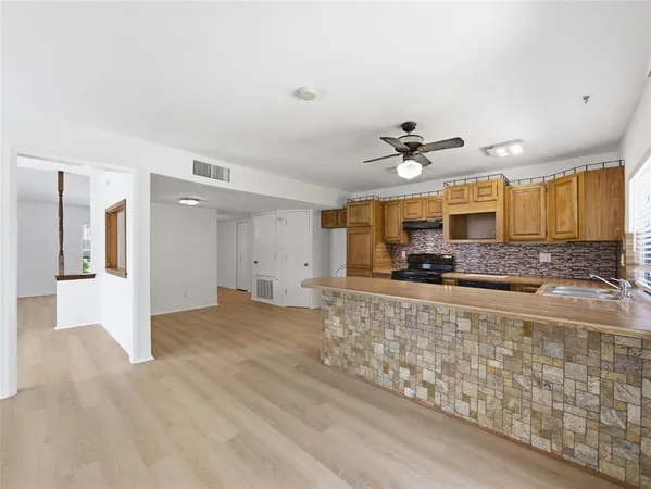 $2,200 | 3053 Villa Sur Trail, Dallas, TX 75228