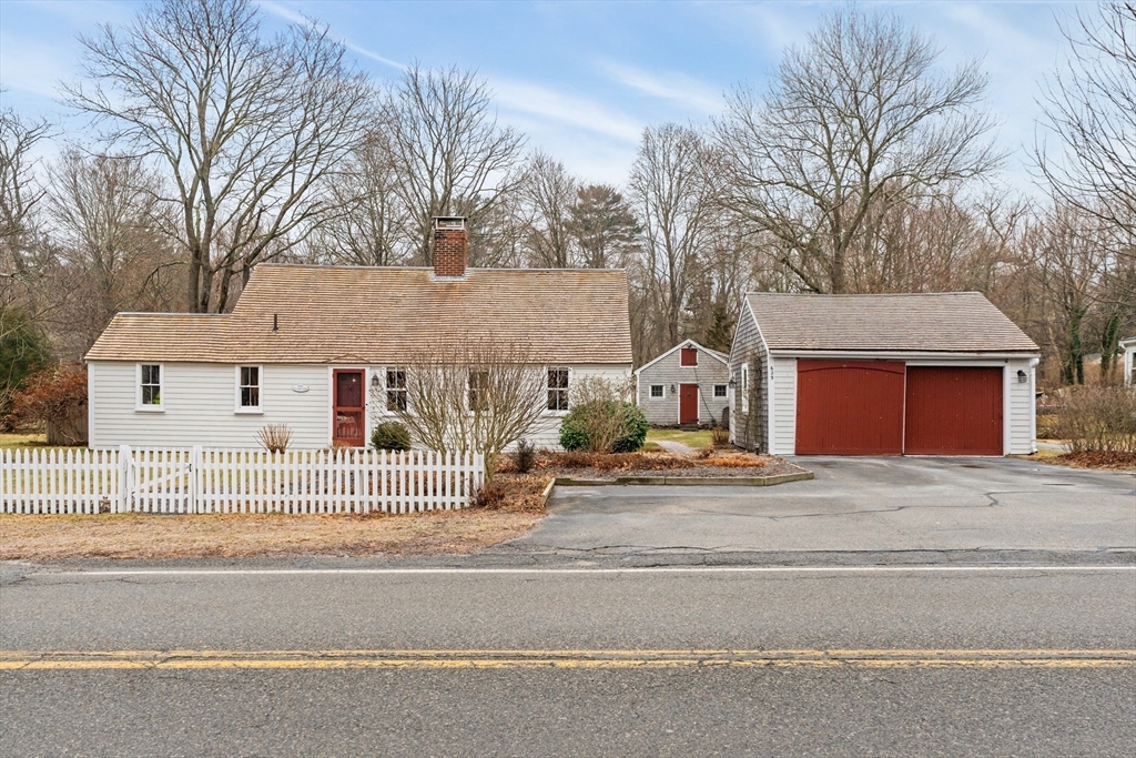 629 Country Way Scituate, MA 02066 - Photo 2 of 42