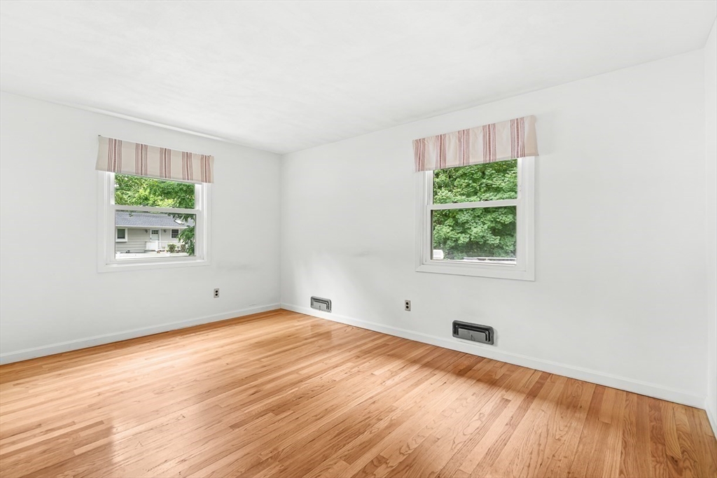 155 Turnpike Road Chelmsford, MA 01824 - Photo 15 of 35
