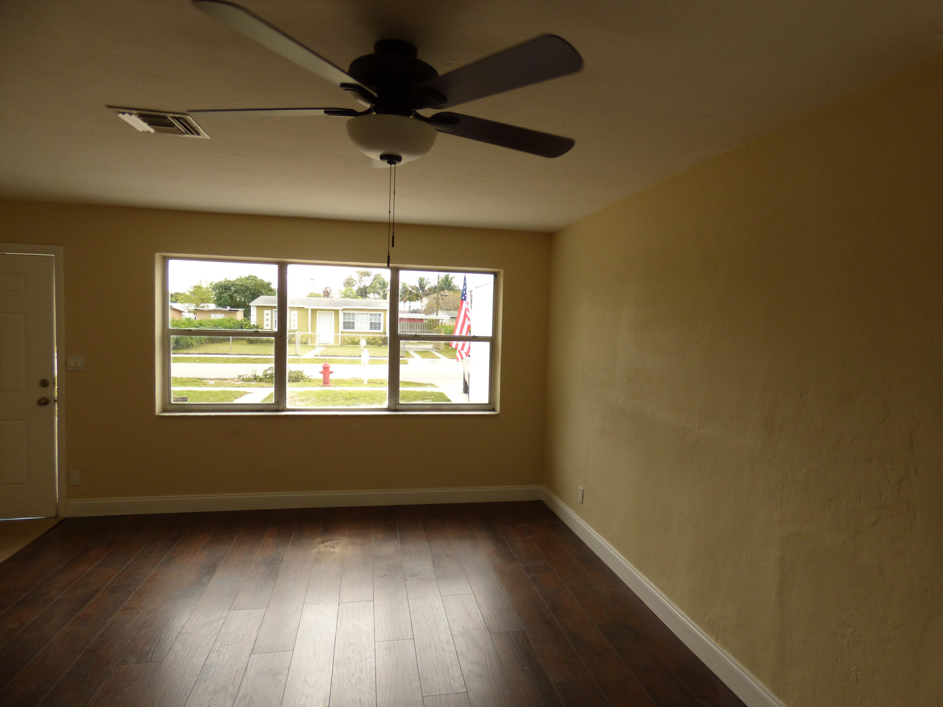 621 Beech Road West Palm Beach, FL 33409 - Photo 2 of 14 P1020442