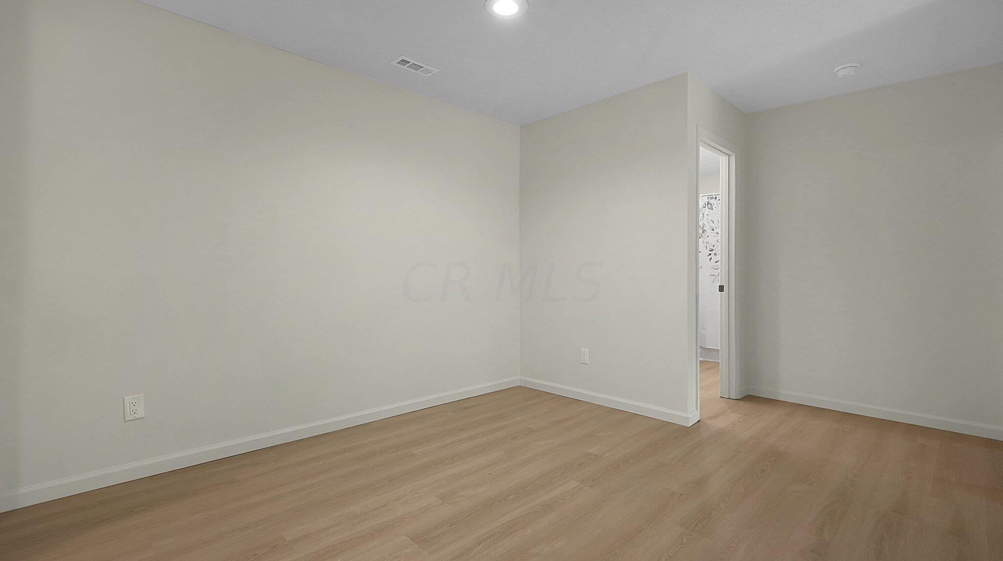 2175 Hedgerow Road, Unit 2175B Columbus, OH 43220 - Photo 6 of 28 7-web-or-mls-2175-hedgerow-road-2175b