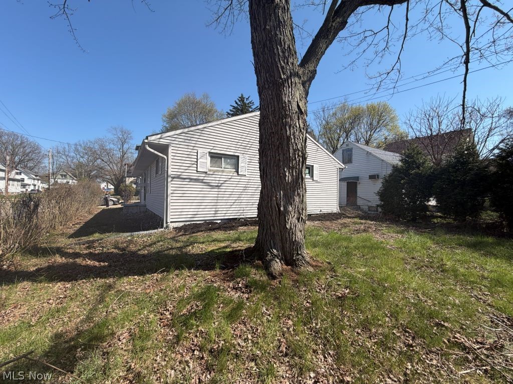 22 Uhler Avenue Akron, OH 44310 - Photo 3 of 35