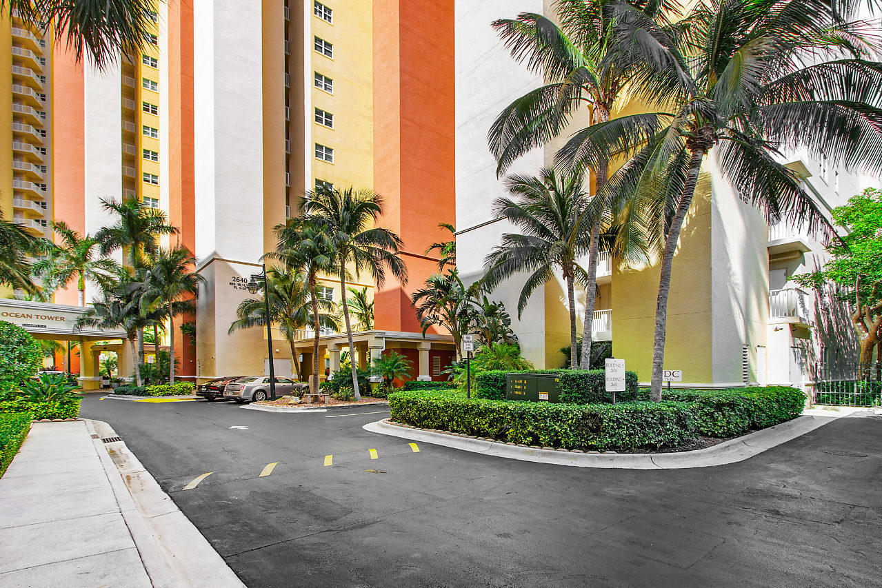2640 Lake Shore Drive, Unit 2508 Riviera Beach, FL 33404 - Photo 18 of 61 002-2650LakeShoreDr-RivieraBeach-FL-smal