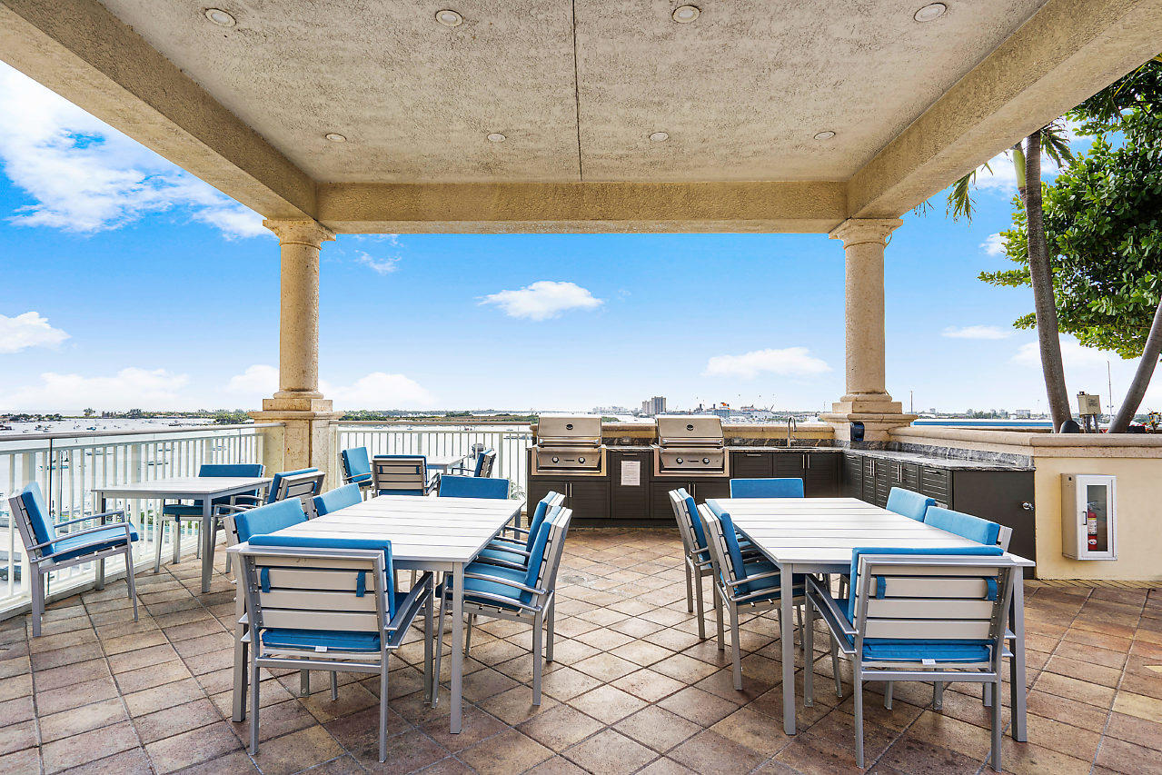 2640 Lake Shore Drive, Unit 2508 Riviera Beach, FL 33404 - Photo 2 of 61 039-2650LakeShoreDr-RivieraBeach-FL-smal