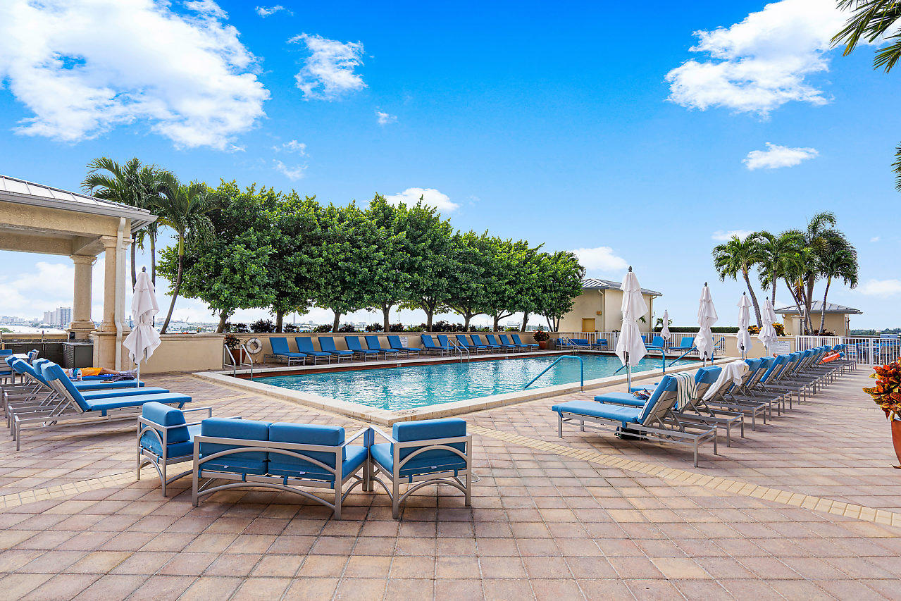 2640 Lake Shore Drive, Unit 2508 Riviera Beach, FL 33404 - Photo 3 of 61 040-2650LakeShoreDr-RivieraBeach-FL-smal