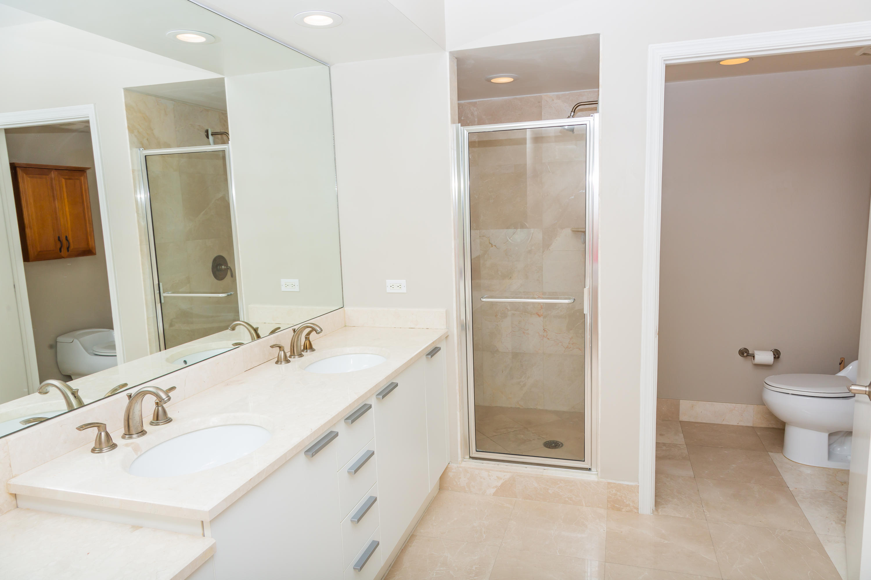 2640 Lake Shore Drive, Unit 2508 Riviera Beach, FL 33404 - Photo 37 of 61 091A7357
