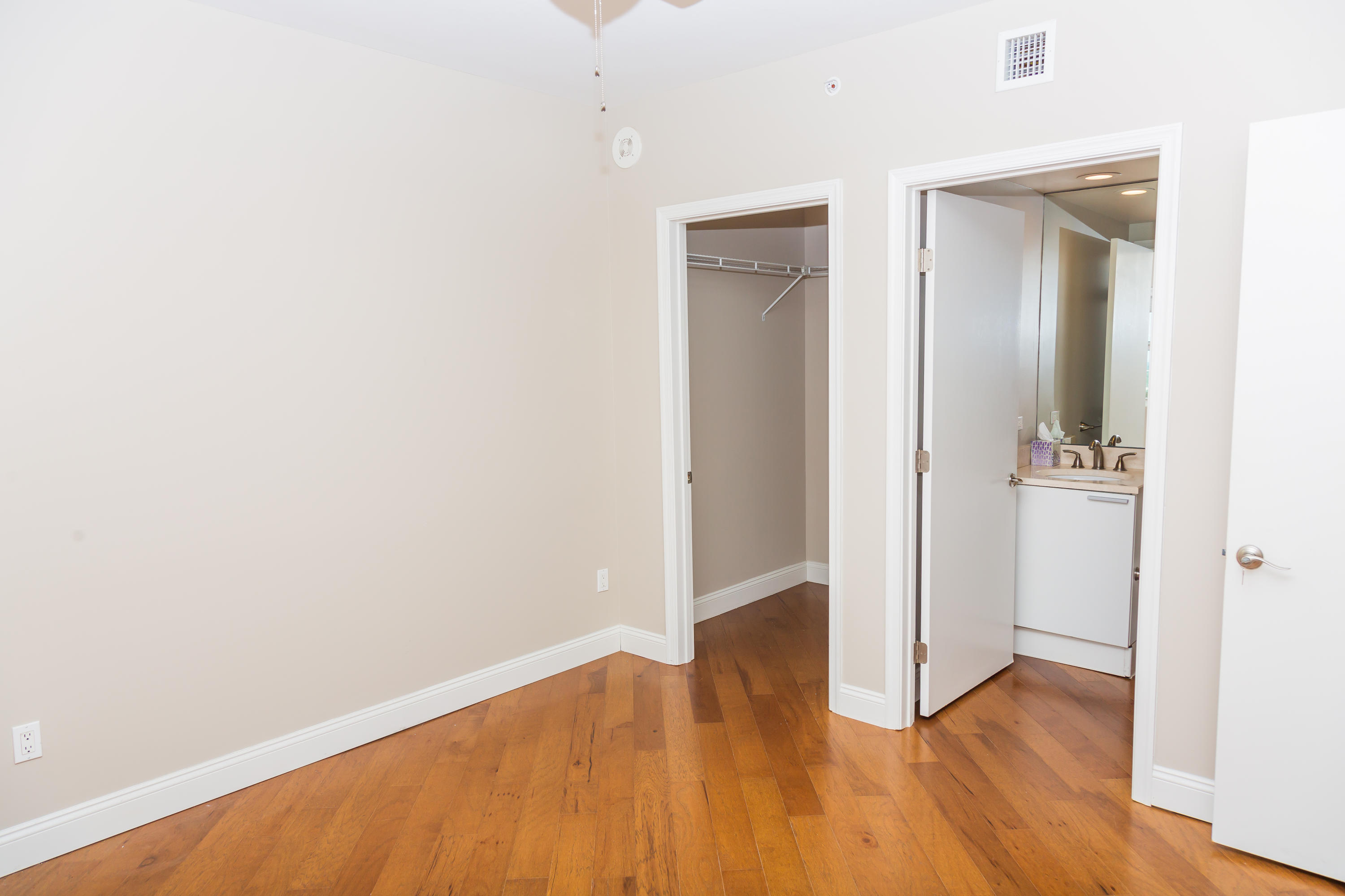 2640 Lake Shore Drive, Unit 2508 Riviera Beach, FL 33404 - Photo 47 of 61 091A7385