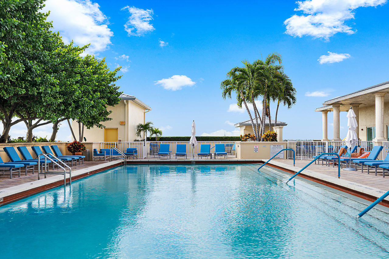 2640 Lake Shore Drive, Unit 2508 Riviera Beach, FL 33404 - Photo 5 of 61 042-2650LakeShoreDr-RivieraBeach-FL-smal