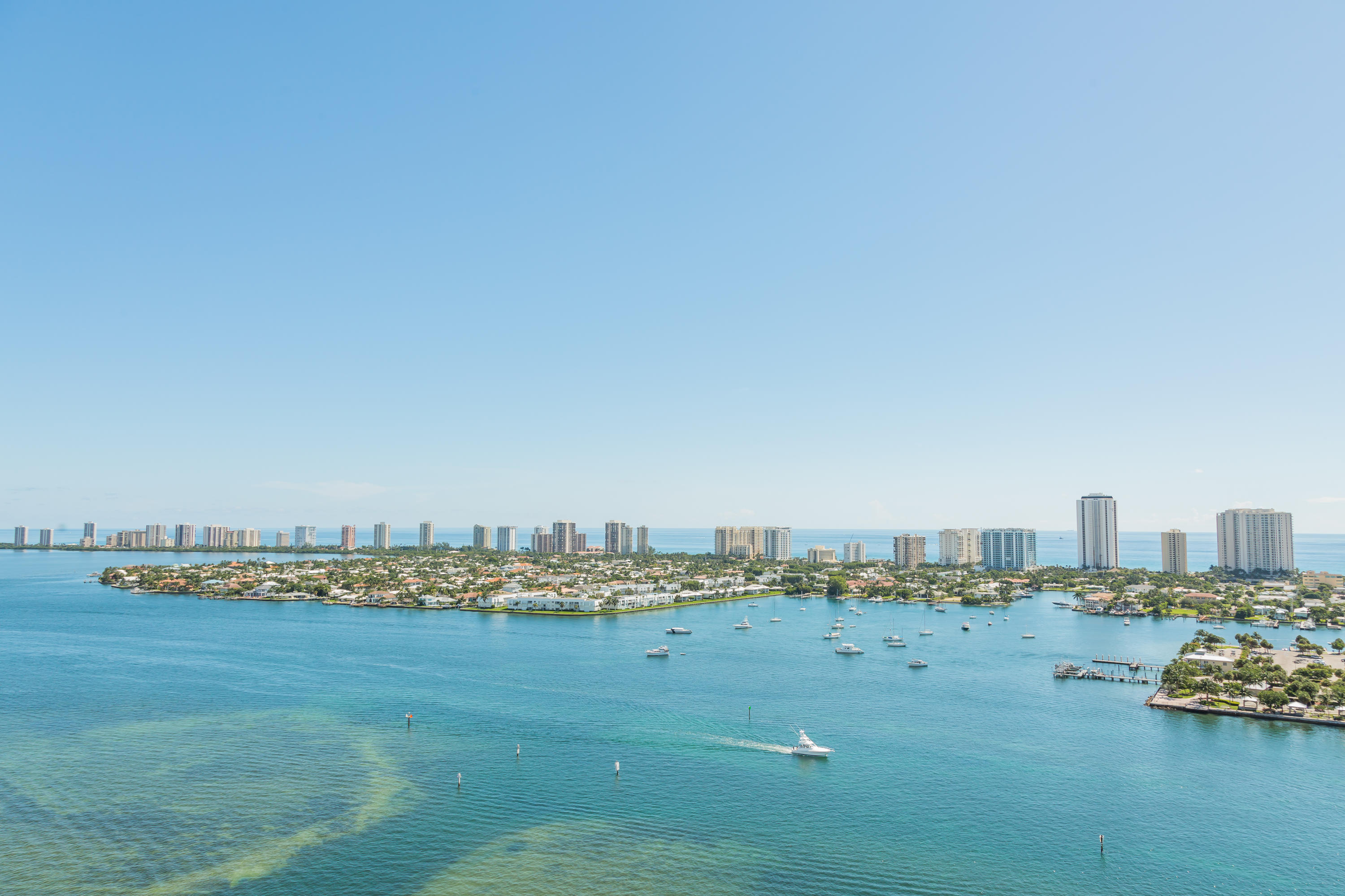 2640 Lake Shore Drive, Unit 2508 Riviera Beach, FL 33404 - Photo 58 of 61 091A7414