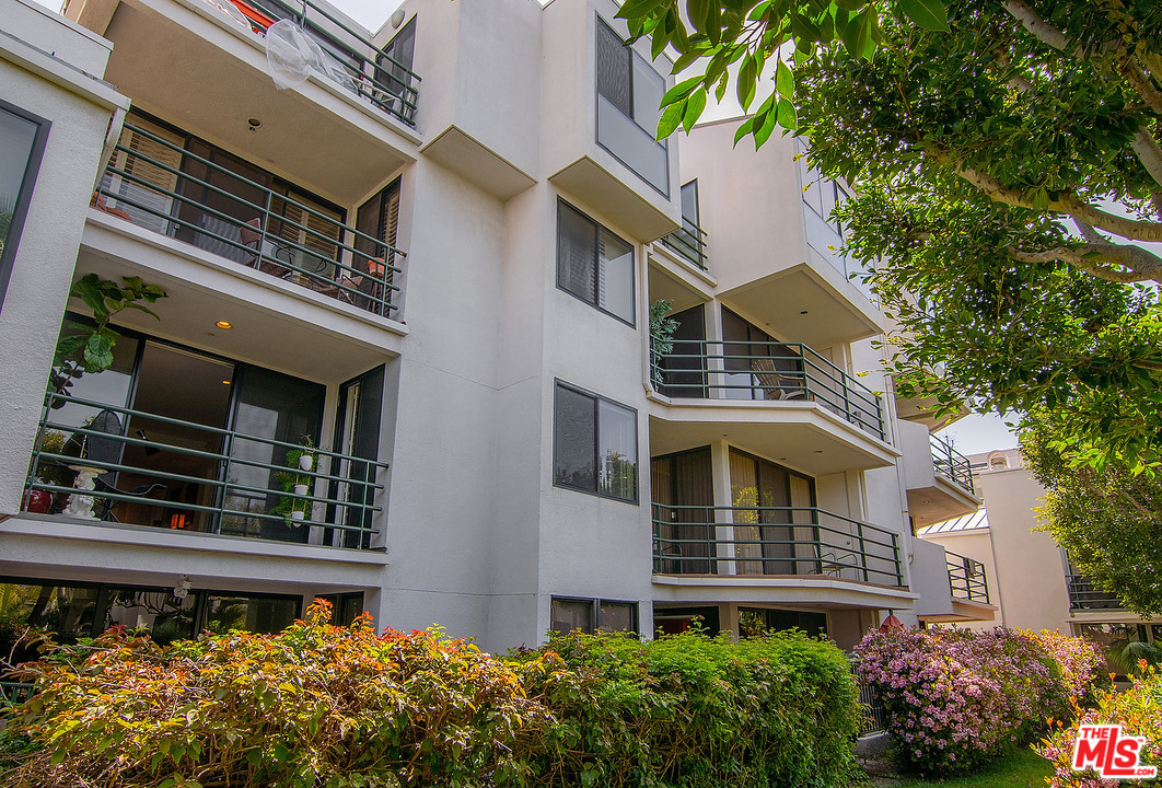 2940 Neilson Way, Unit 203 Santa Monica, CA 90405 - Photo 38 of 52