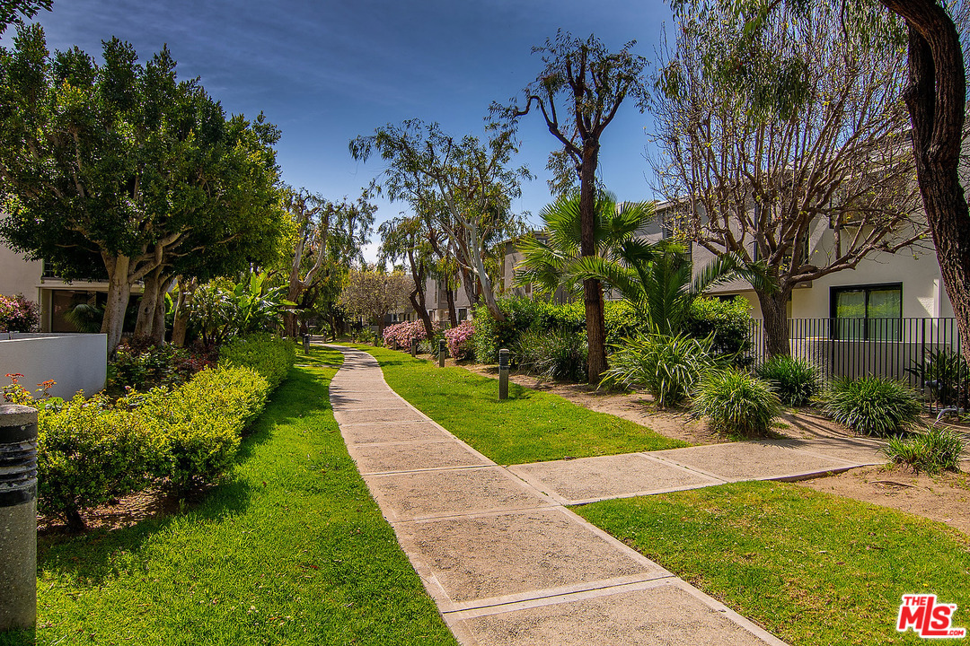 2940 Neilson Way, Unit 203 Santa Monica, CA 90405 - Photo 39 of 52