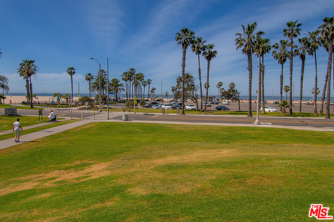 2940 Neilson Way, Unit 203 Santa Monica, CA 90405 - Photo 41 of 52