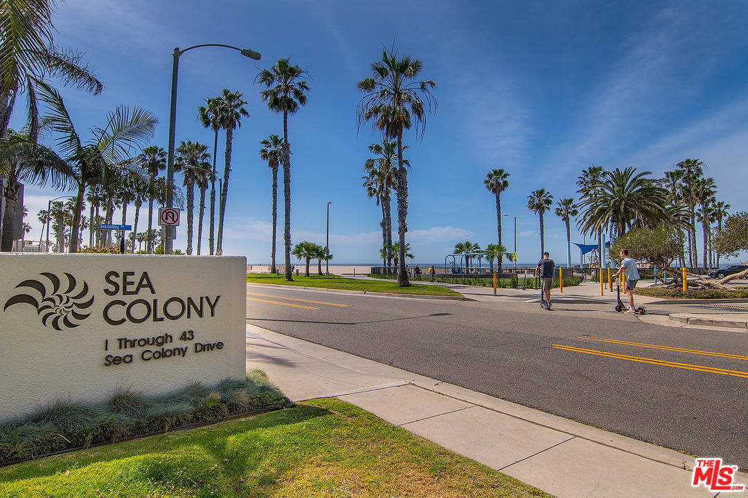 2940 Neilson Way, Unit 203 Santa Monica, CA 90405 - Photo 42 of 52