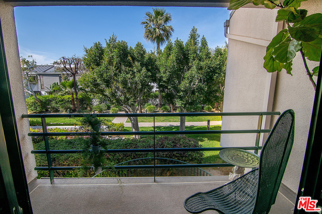 2940 Neilson Way, Unit 203 Santa Monica, CA 90405 - Photo 8 of 52