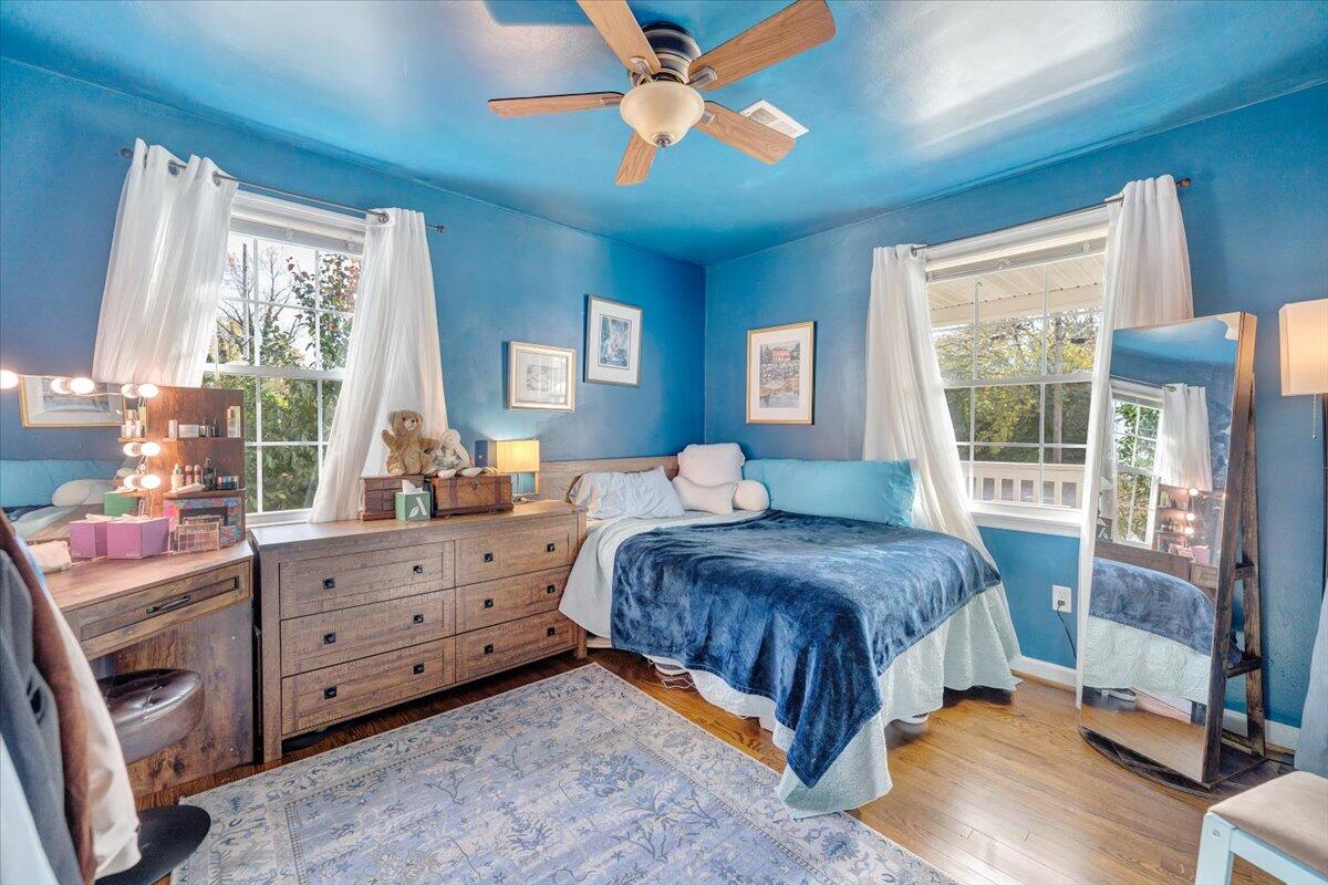 4915 Hildebrand Road Northwest Roanoke, VA 24012 - Photo 17 of 40 a bed room with a bed and a window