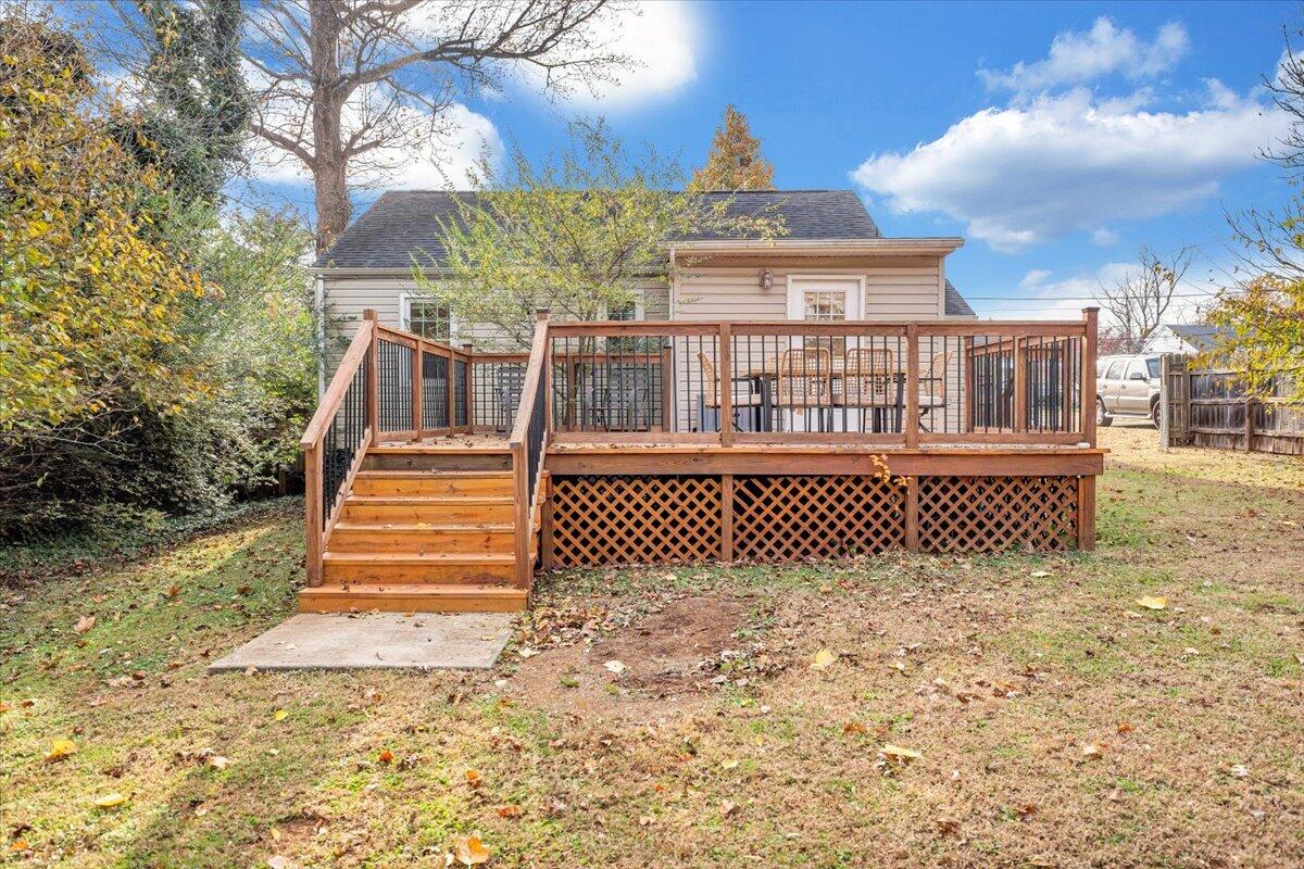 4915 Hildebrand Road Northwest Roanoke, VA 24012 - Photo 34 of 40 a front view of a house with a yard