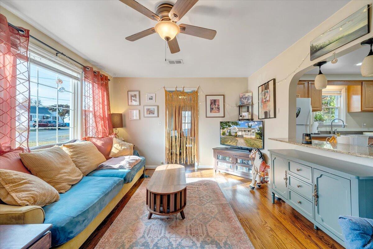 4915 Hildebrand Road Northwest Roanoke, VA 24012 - Photo 7 of 40 a living room with furniture and a large window