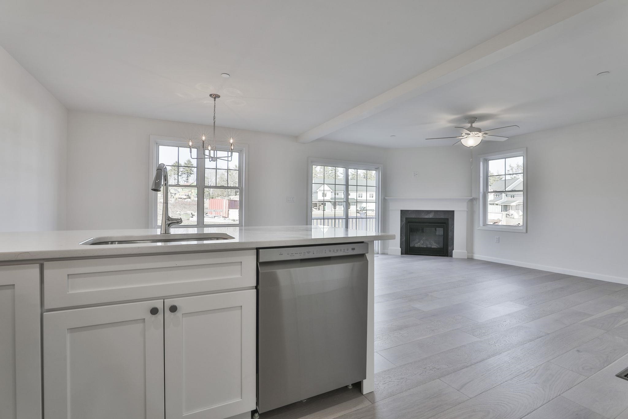 63 Crestview Way Raymond, NH 03077 - Photo 13 of 37