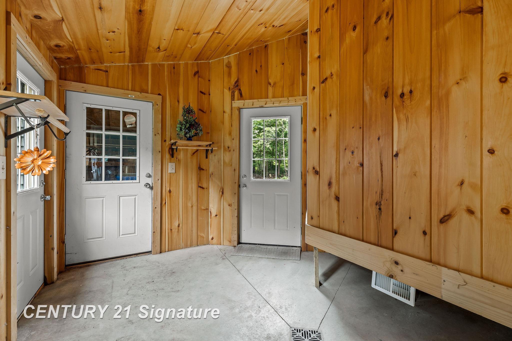 537 South Woodcock Road Midland, MI 48640 - Photo 21 of 35