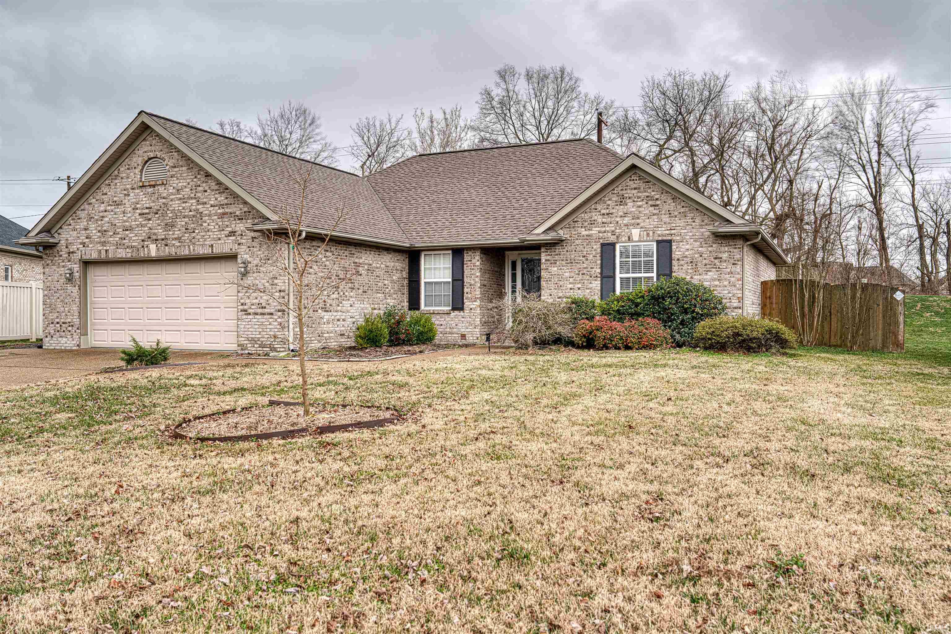 105 Temple Drive Newburgh, IN 47630 - Photo 3 of 35