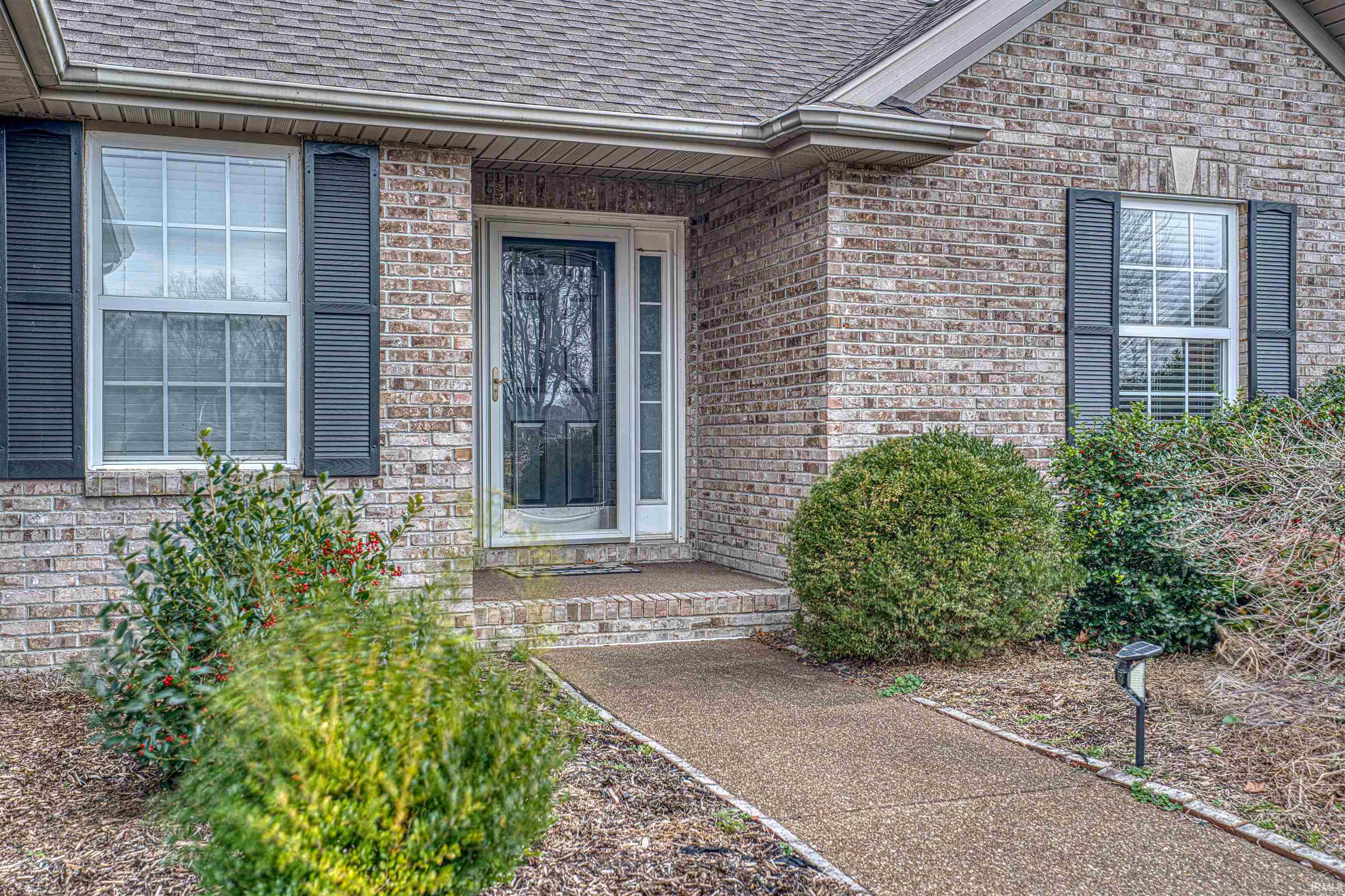 105 Temple Drive Newburgh, IN 47630 - Photo 4 of 35