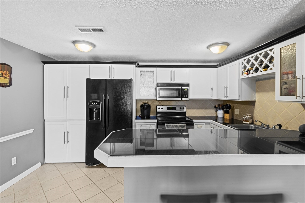 1607 Braley Road, Unit 70 New Bedford, MA 02745 - Photo 6 of 18