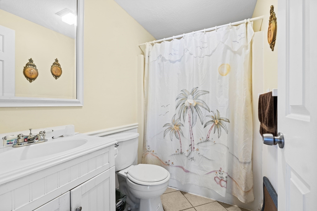 1607 Braley Road, Unit 70 New Bedford, MA 02745 - Photo 7 of 18