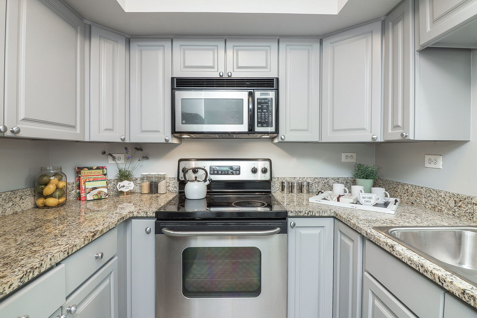 23 Foxcroft Road, Unit 135 Naperville, IL 60565 - Photo 9 of 28 Gallery Image 9